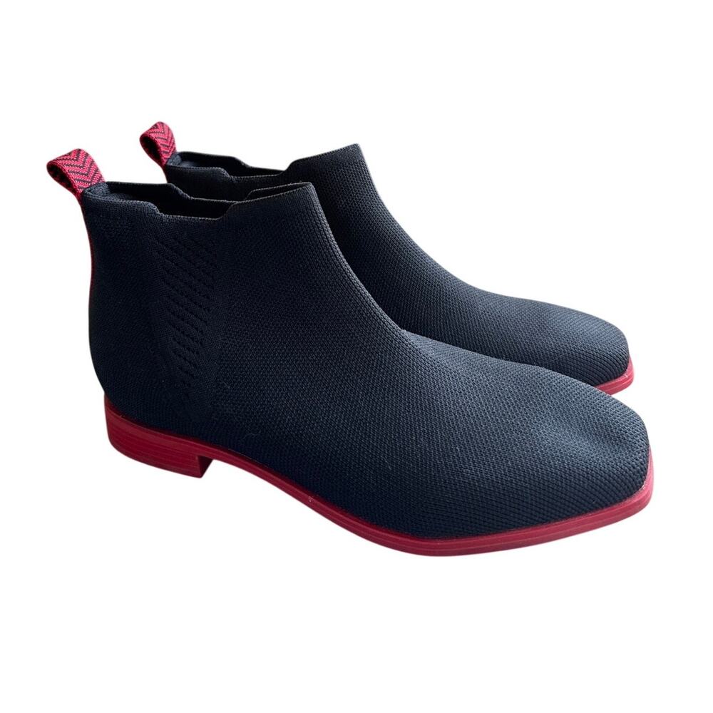 Vivaia Ryan Slip-On Chelsea Boots in Black and Ruby Red Size 40 / US 9